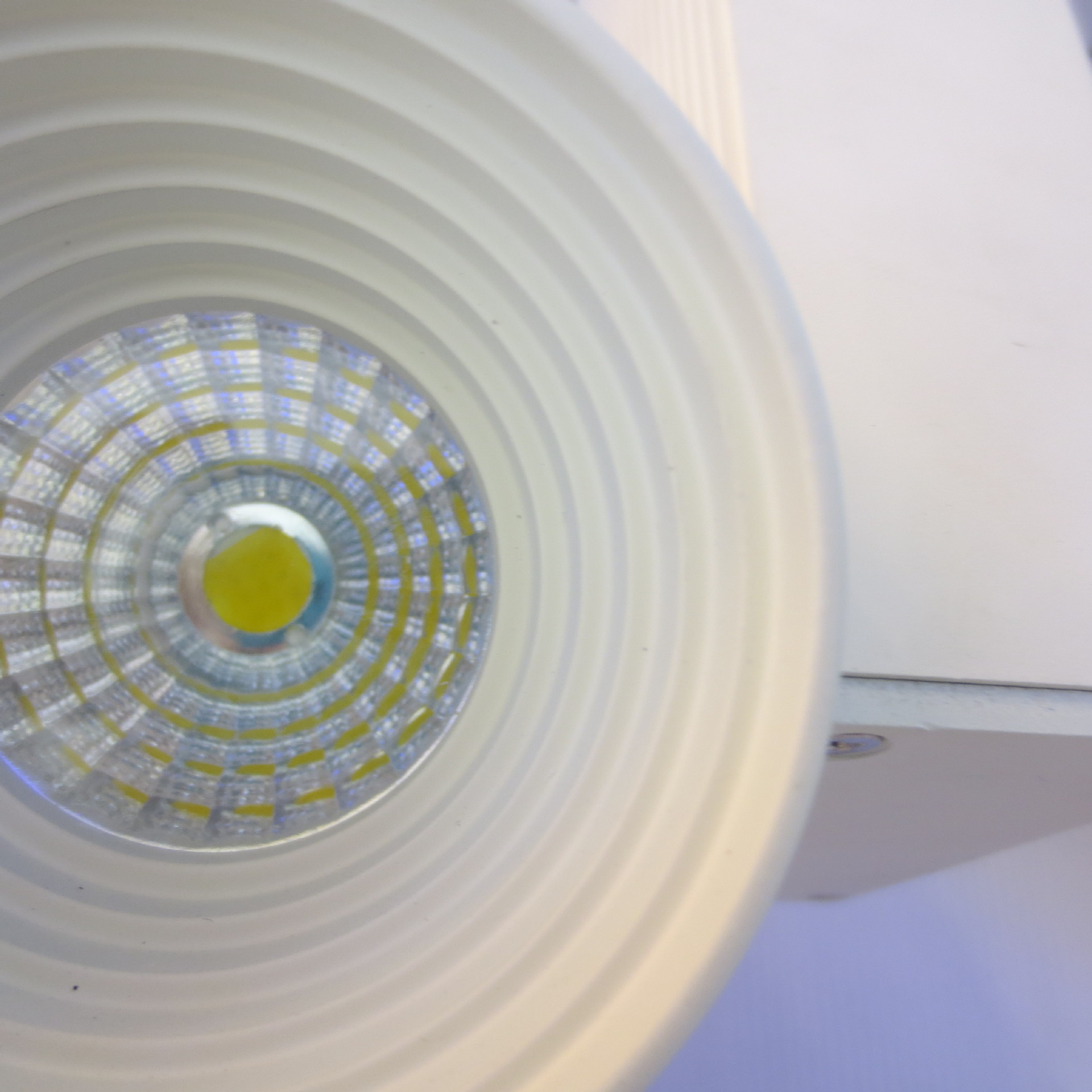 【供应led大功率轨道射灯cob集成式15w ar111