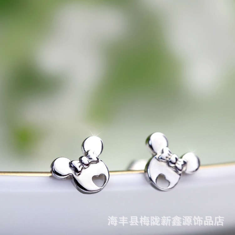 【厂家批发2013流行新款女士<em>纯银耳钉</em>卡通人