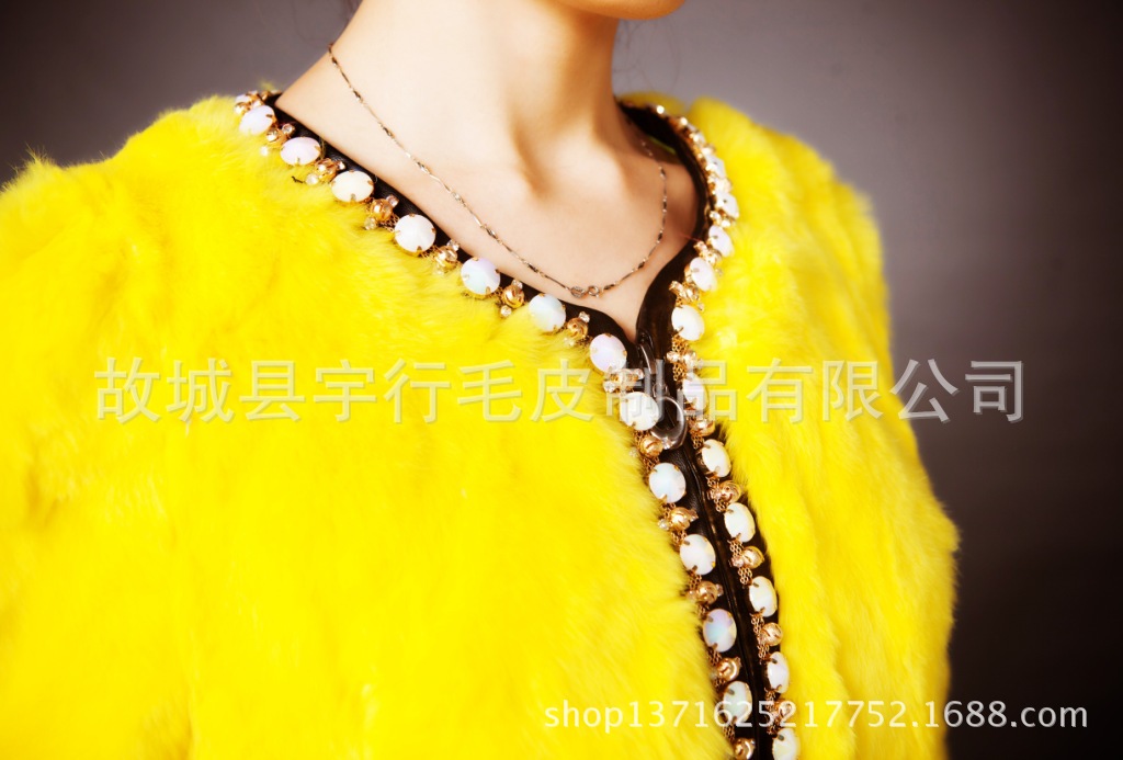 獺兔毛鑲鑽衣服