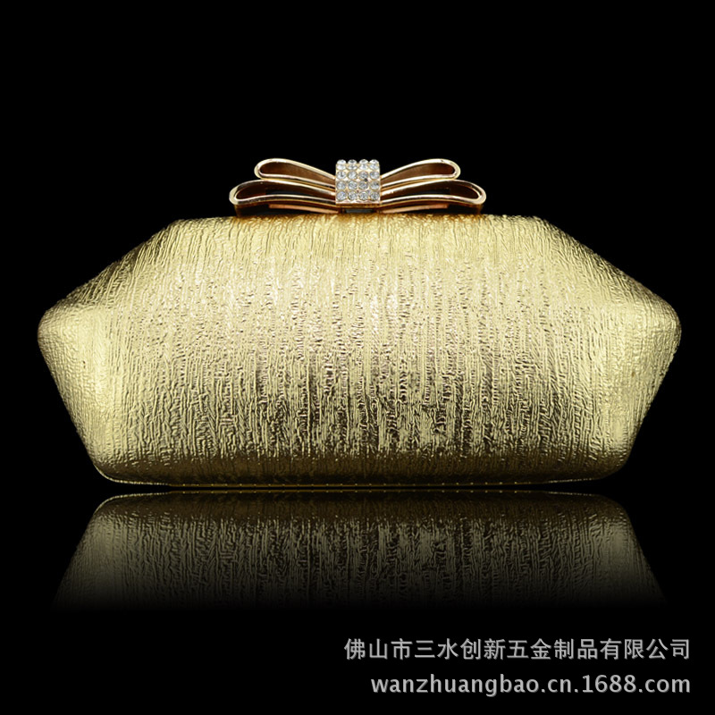 金色蝴蝶硬盒包