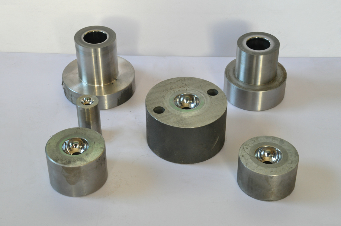 会计政策变更的累积影响数是指 ( )