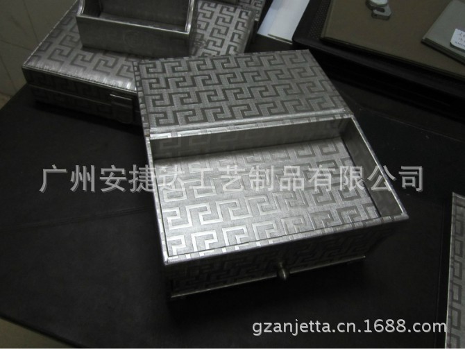 万字纹易耗物品盒