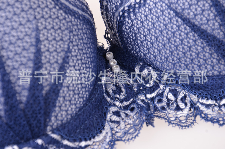 汕头厂家 中高档新款加厚A杯珍珠<em>油袋</em>内衣 聚