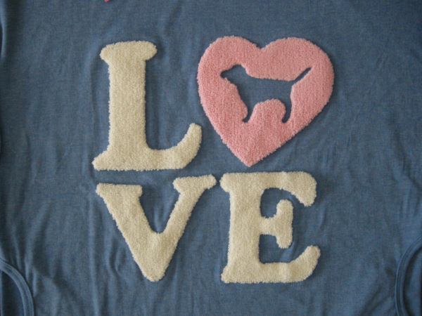 【LOVE绣花PINK羊毛绒<em>秋款女装</em>家居服<em>睡衣</em>套