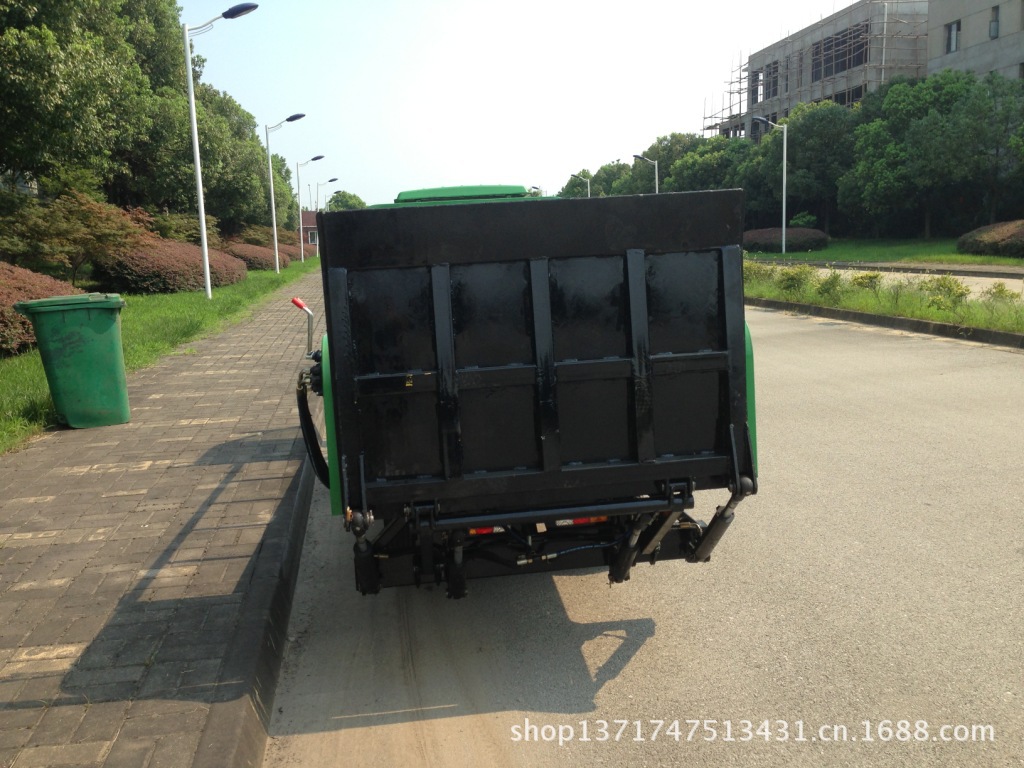 电动三轮垃圾车 专门用来放置垃圾桶