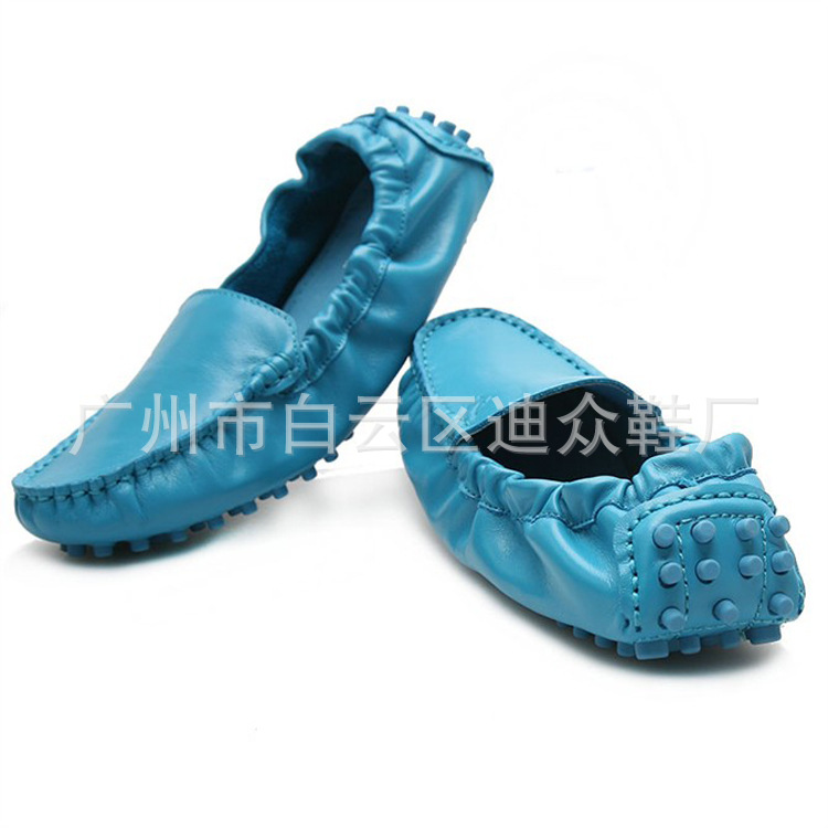 <em>豆豆鞋</em>订做男女士情侣新款<em>真皮女鞋批发</em>广州豆