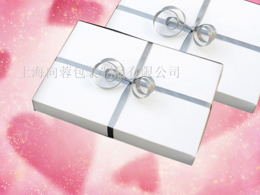 白色礼盒