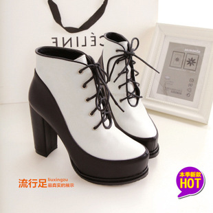 单靴-2014街拍春秋高跟英伦马丁靴女短靴休闲粗