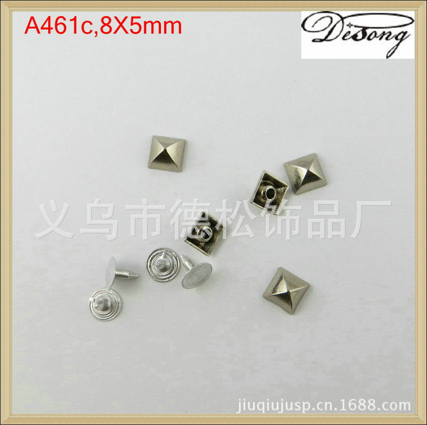 厂家批发大量金属铆钉烫钉撞钉新款,金字塔形四角有孔装饰铆钉