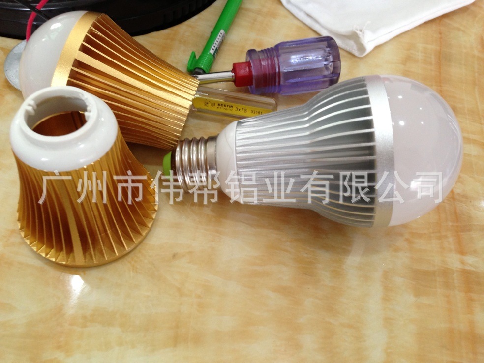 热销推荐充电器铝散热器