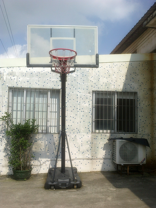 广东江门厂家供应 锥形柱篮球架 埋地式篮球架 透明板