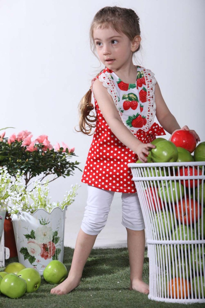 贝拉夏款 2013款儿童女童 女宝时尚 草莓点点裙
