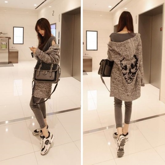 2013新款 <em>秋冬</em>韩版背后骷髅头提花<em>毛衣外套</em> 戴