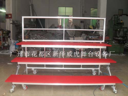 2米三层红色地毯带轮