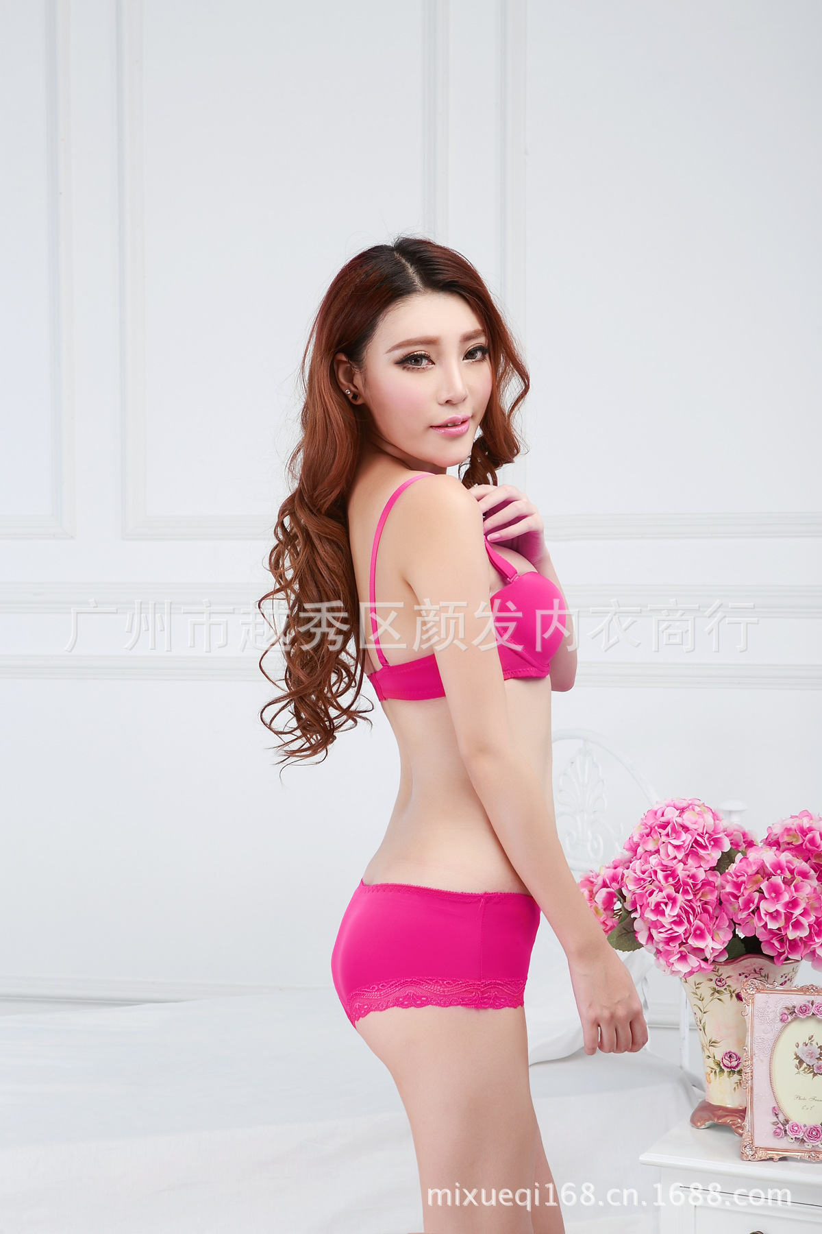 火爆新品 性感光面纯色聚拢<em>文胸</em> <em>1/2半杯</em>内衣婚