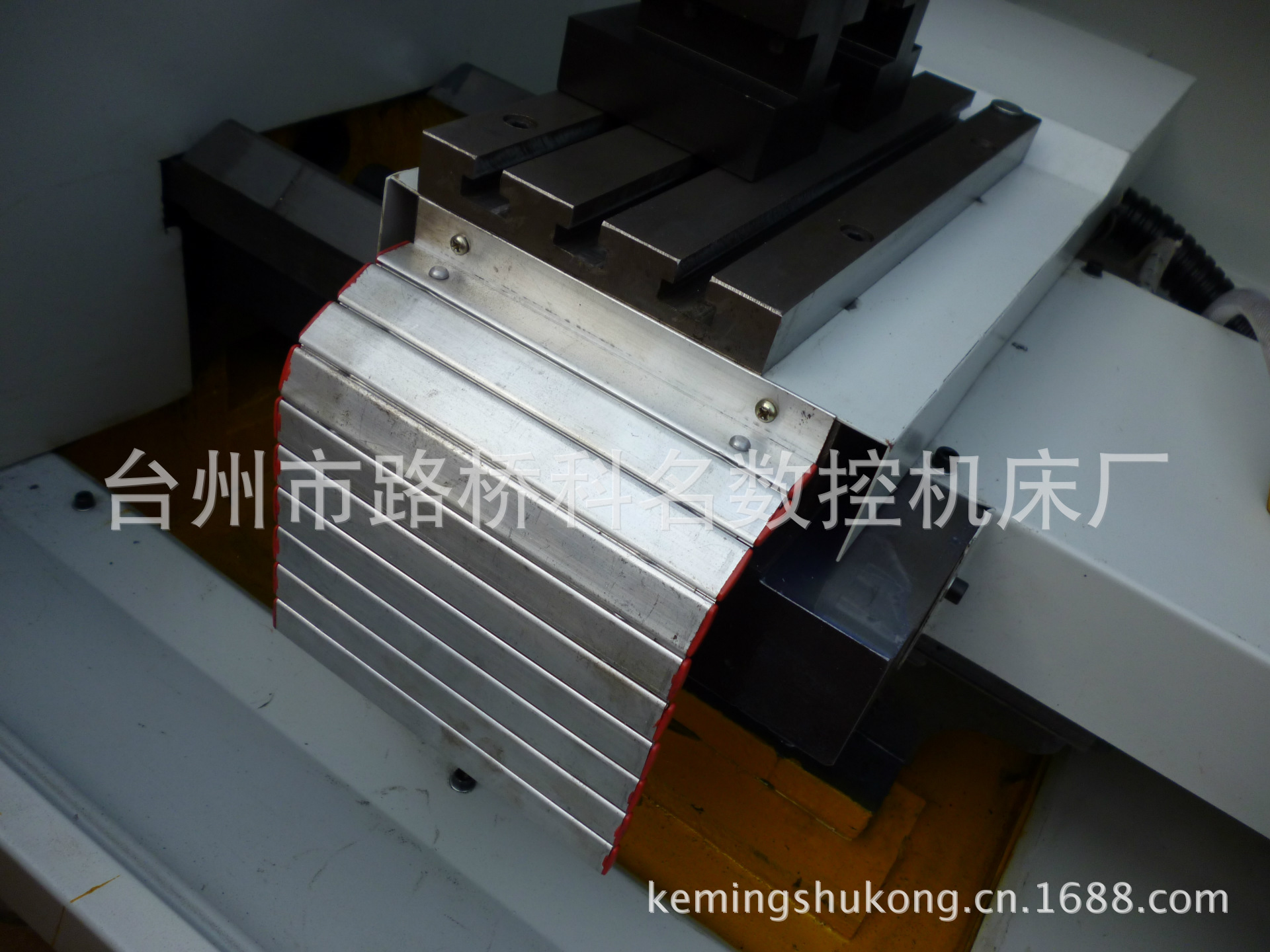 数控厂家直销数控机床 车床附件 数控车床排刀板小刀架雨帘