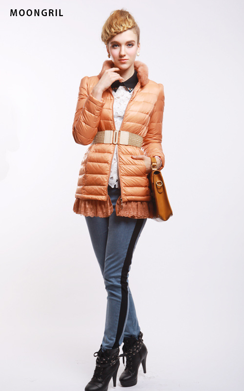 2013女装冬季新款下摆蕾丝装饰裸色<em>长羽绒</em>服