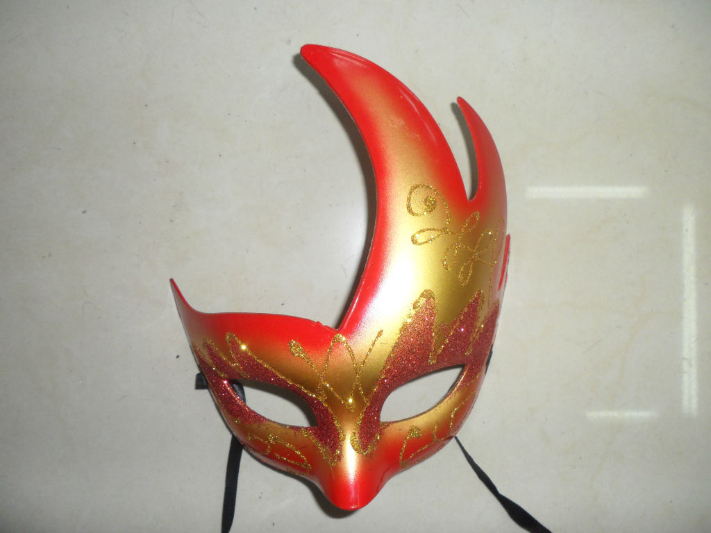 商品名称:白色贴边带花面具 商品尺寸:均码大人小孩都可以
