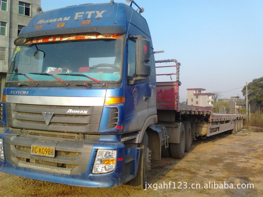 海发汽运公司专业出售各大品牌二手大货车:欧曼二拖三半挂货车