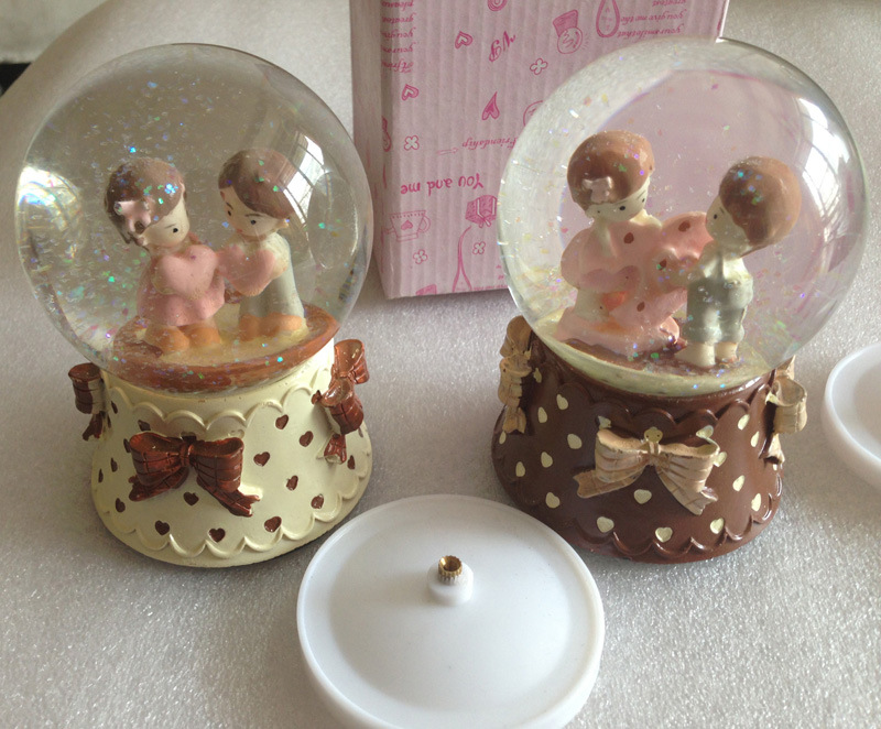 情侣水晶球 卡通音乐旋转玻璃球上发条雪花音乐球 精品店货源图片,情侣水晶球 卡通音乐旋转玻璃球上发条雪花音乐球 精品店货源图片大全,义乌市诺博电子商务有限公司-9-马可波罗网