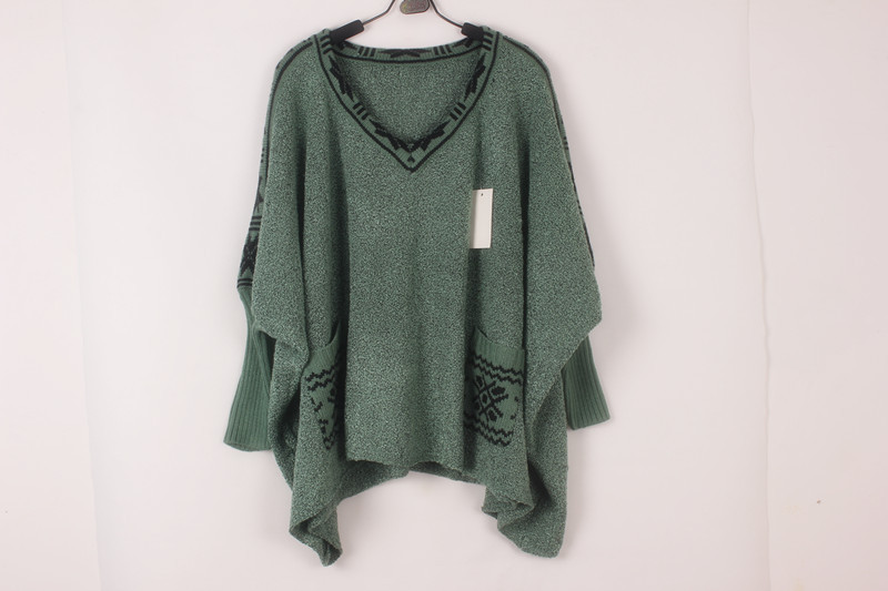 批发采购女式<em>毛衣</em>-斗篷式雪花<em>图案装饰</em>蝙蝠袖