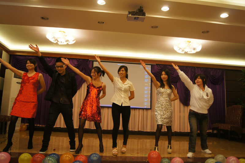 2013年年会 <em>靓女穿红内裤</em>扮超人- - 阿里巴巴商