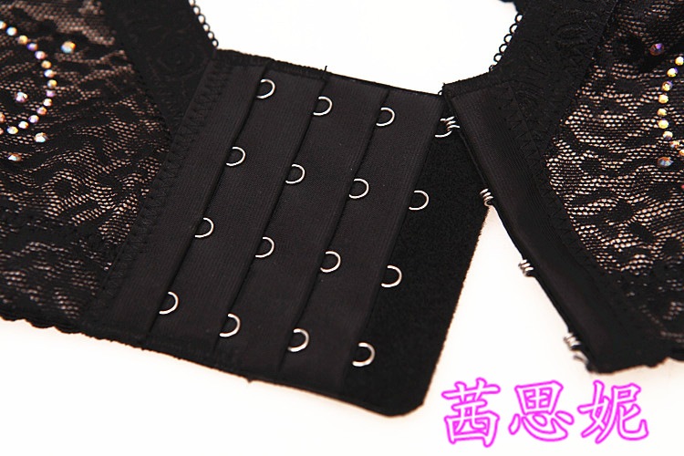 【彩钻亮钻聚拢<em>文胸</em>黑色蕾丝宽<em>肩带</em>调整型内衣