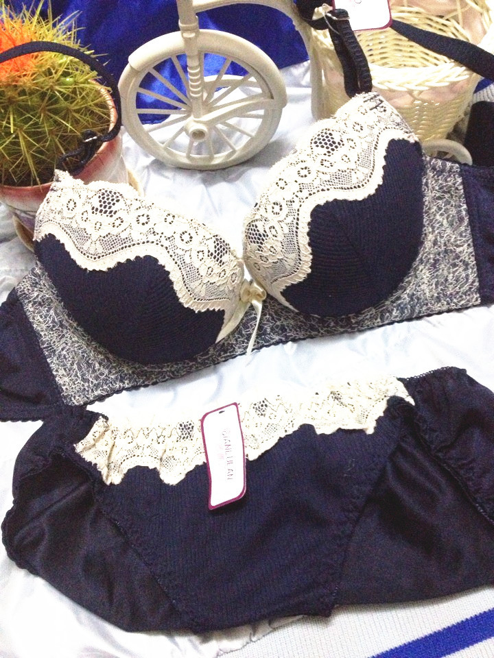 7007 <em>日系刺绣</em>花边<em>文胸</em> 淘宝热闹聚拢性感少女