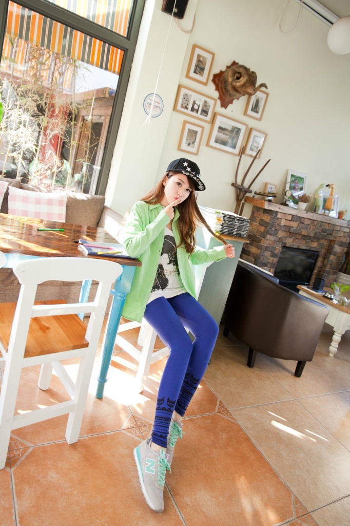 Q802 脚口小猫印花打底裤 (28)