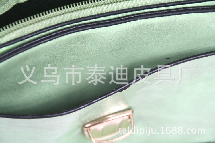 韩版小清铆钉镶钻定包单肩包斜跨小包TD10007