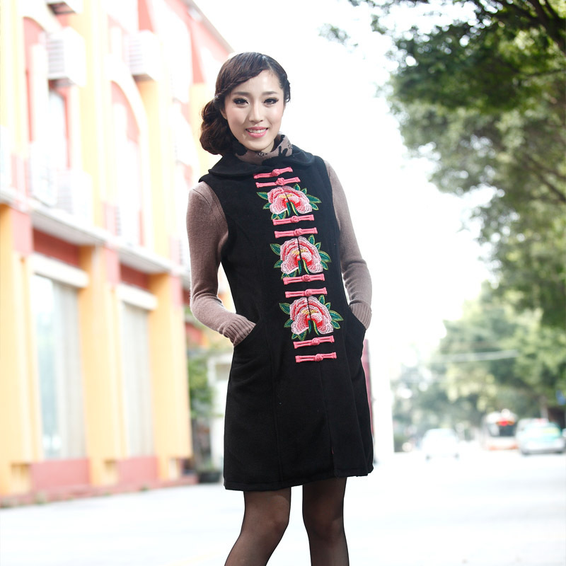 2013年冬春女人款时尚民族<em>服饰女装外套</em>无袖