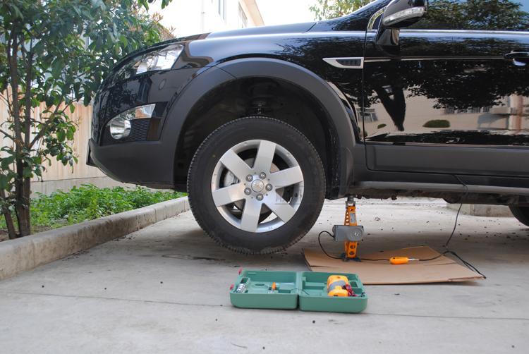 【汽车换胎工具 车用电动千斤顶扳手越野 剪式液压轿车维修 车载12V】价格,厂家,图片,千斤顶,义乌市昌备电子商务有限公司-马可波罗网