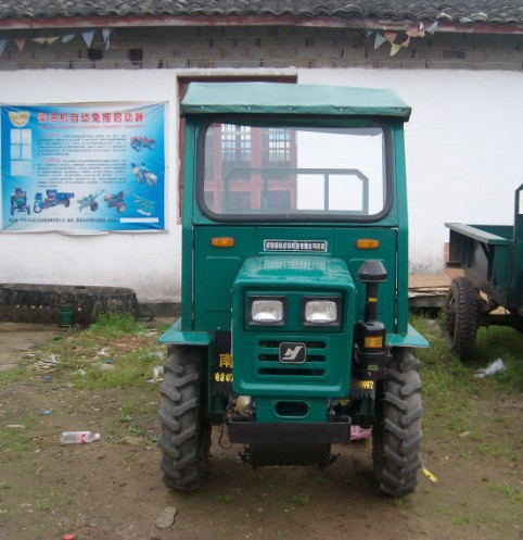 湖南衡阳554轮式方向盘式拖拉机.小型耕地机.铁牛