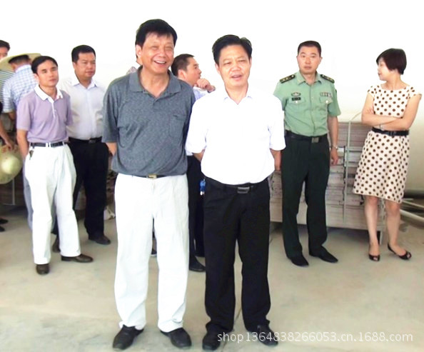 汉川市市委书记协同各级领导莅临湖北江豪参观