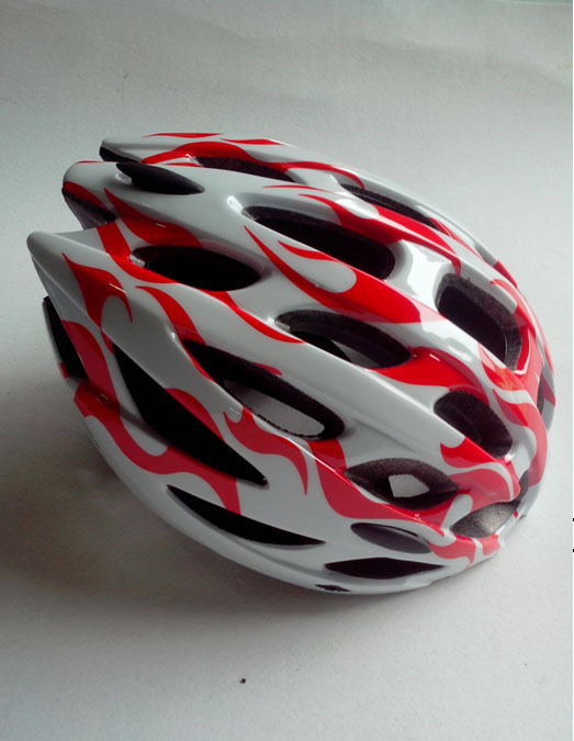 【工厂直销 一体成型 激情火焰头盔 自行车头盔