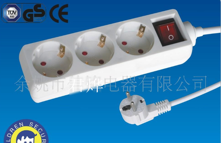 3孔带开关的欧式插座2.配线:H05VV-F 3*1.5mm2*1.5m ,电线长度可依客人要求定制3.带有儿童保护门,以确保儿安全4.我司的欧式插座均通过欧洲TUV/GS/CE认证,产品质量保证5.价格:人民币5.0-10.06,以上价格我参考价格,具体要求和相关价格您在线联系客服,或者直接致电1