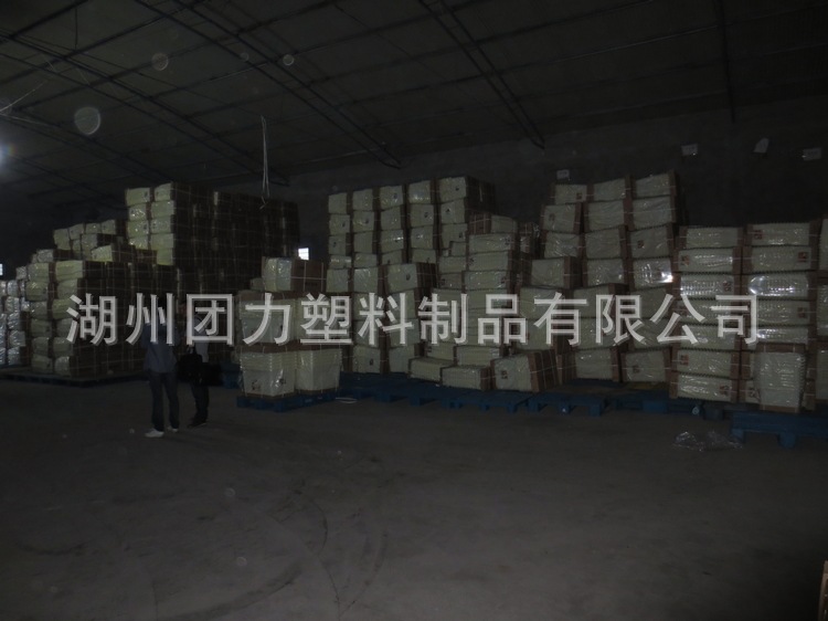 整理箱仓库一角