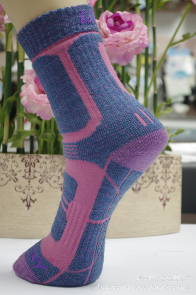 13-012专业供应商 成人女士户外功能性运动袜
