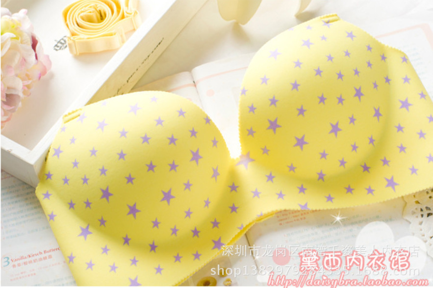 <em>文胸-生产厂家</em>一<em>片式</em>内衣聚拢圆波点贴身三排