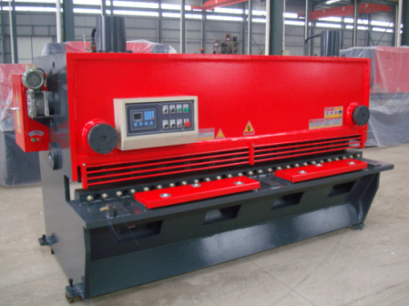 数控闸式剪板机2