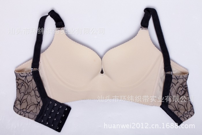 【印花加绣花一片式无痕<em>半件围文胸</em>内衣 上薄
