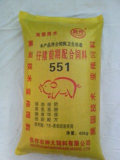 网上直销 "551"高档乳猪配合饲料 养殖场专用猪饲料