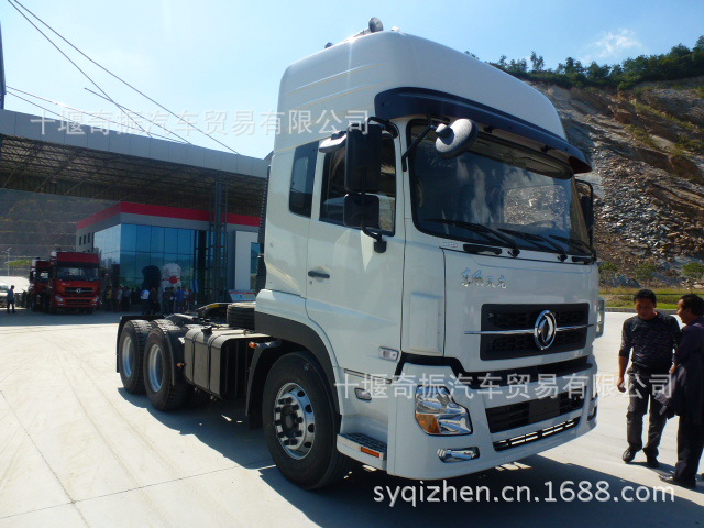 国四重卡牵引车_东风天龙重卡国四牵引车DFL