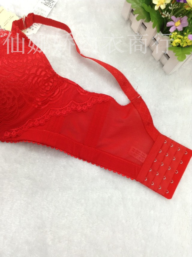 【安蜜娜 D罩杯<em>最大码</em>46<em>码</em>抹胸蕾丝花边五排