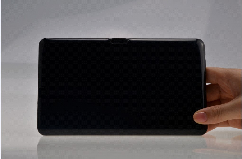 左侧：TF卡插槽