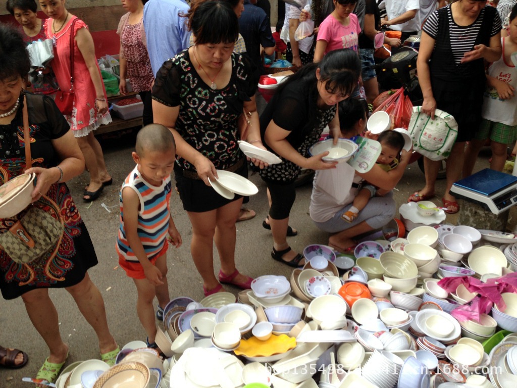 【供应2013年江湖地摊新产品库存仿瓷餐具密