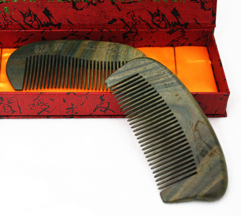 厂家直销 绿檀木梳 手工雕刻精品木梳 保健美发