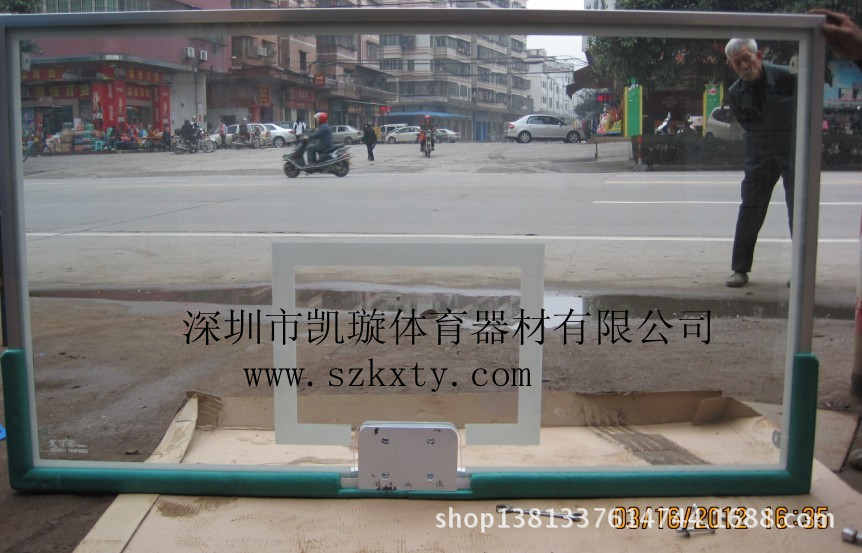 C-钢化玻璃篮球板实物拍
