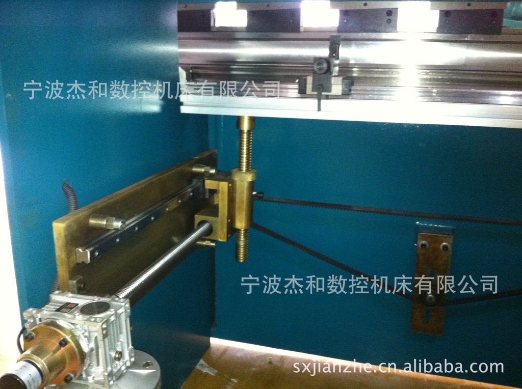 【厂家直销】WC67K-30T/1600液压经济型数控折弯机