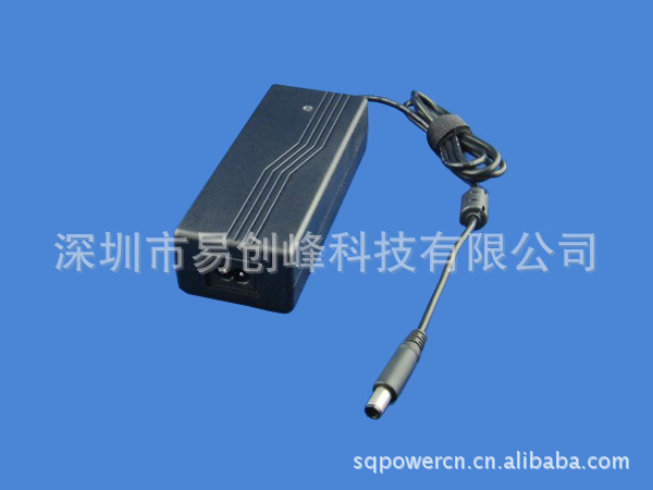 100W8字尾桌面电源适配器1